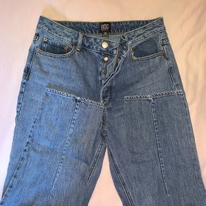 Rad jeans with adorable stitching.